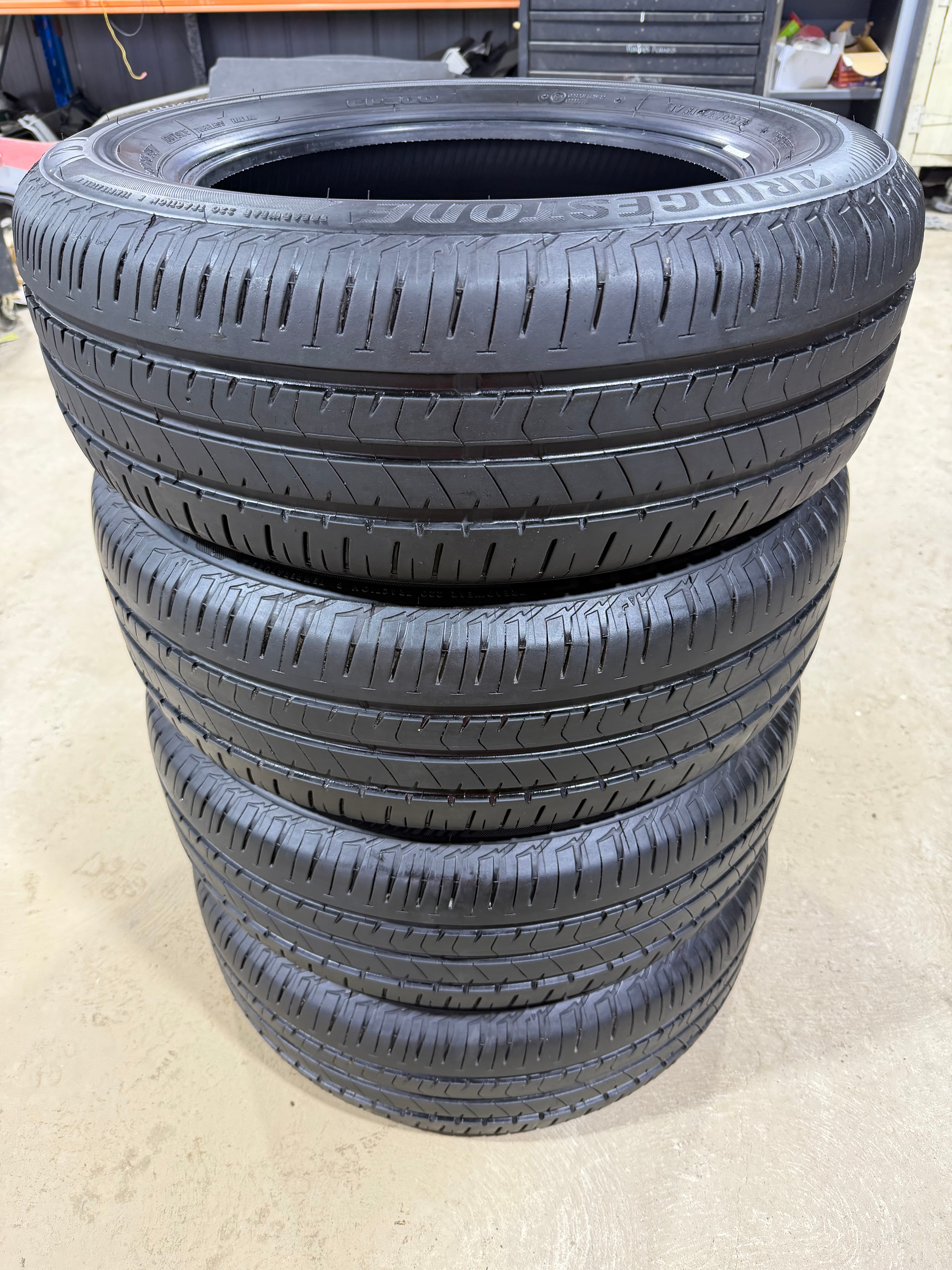 Bridgestone Ecopia EP300 215/60R16 tyre